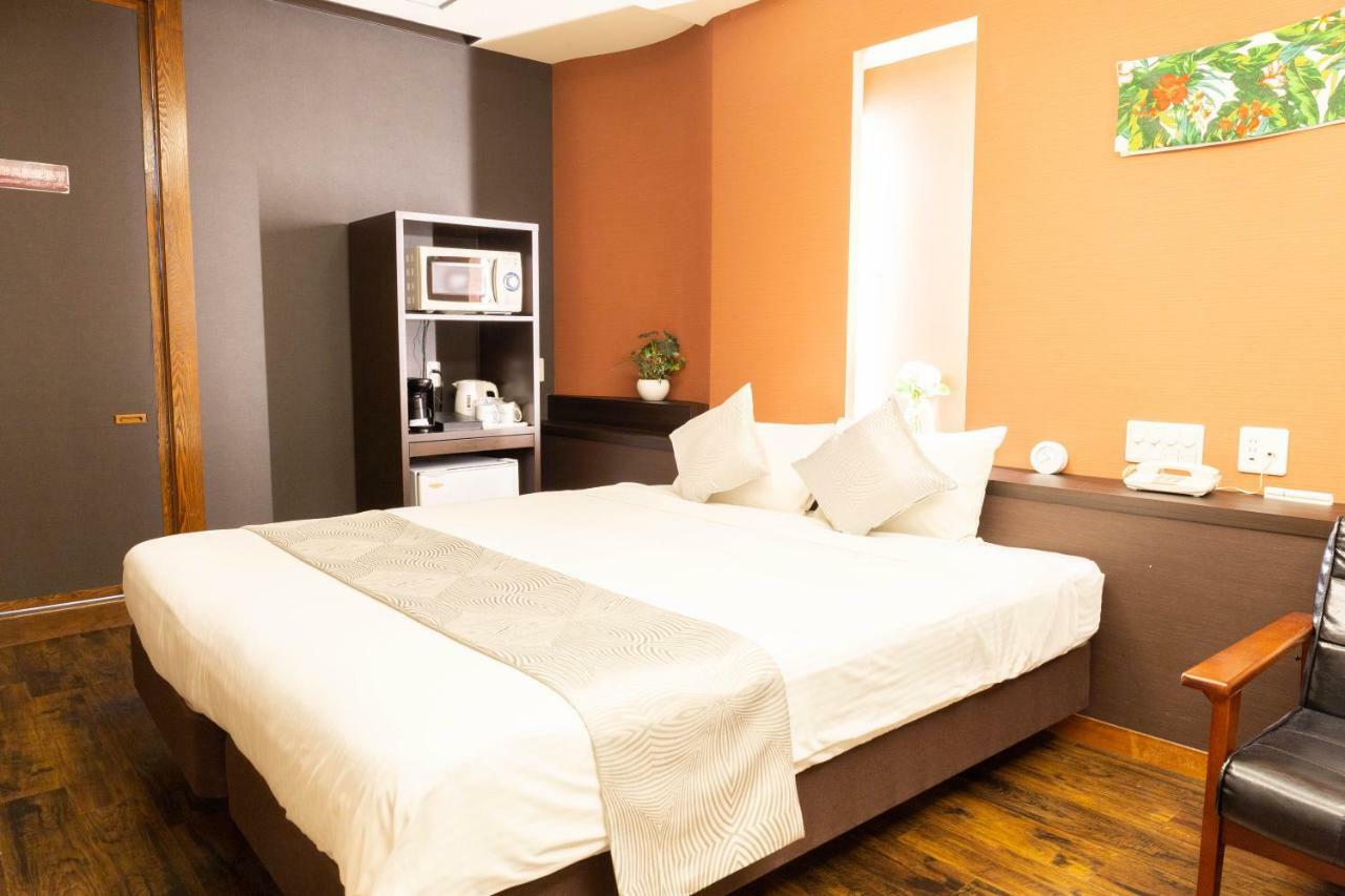 Nami No Ue Crystal Hotel Νάχα Εξωτερικό φωτογραφία